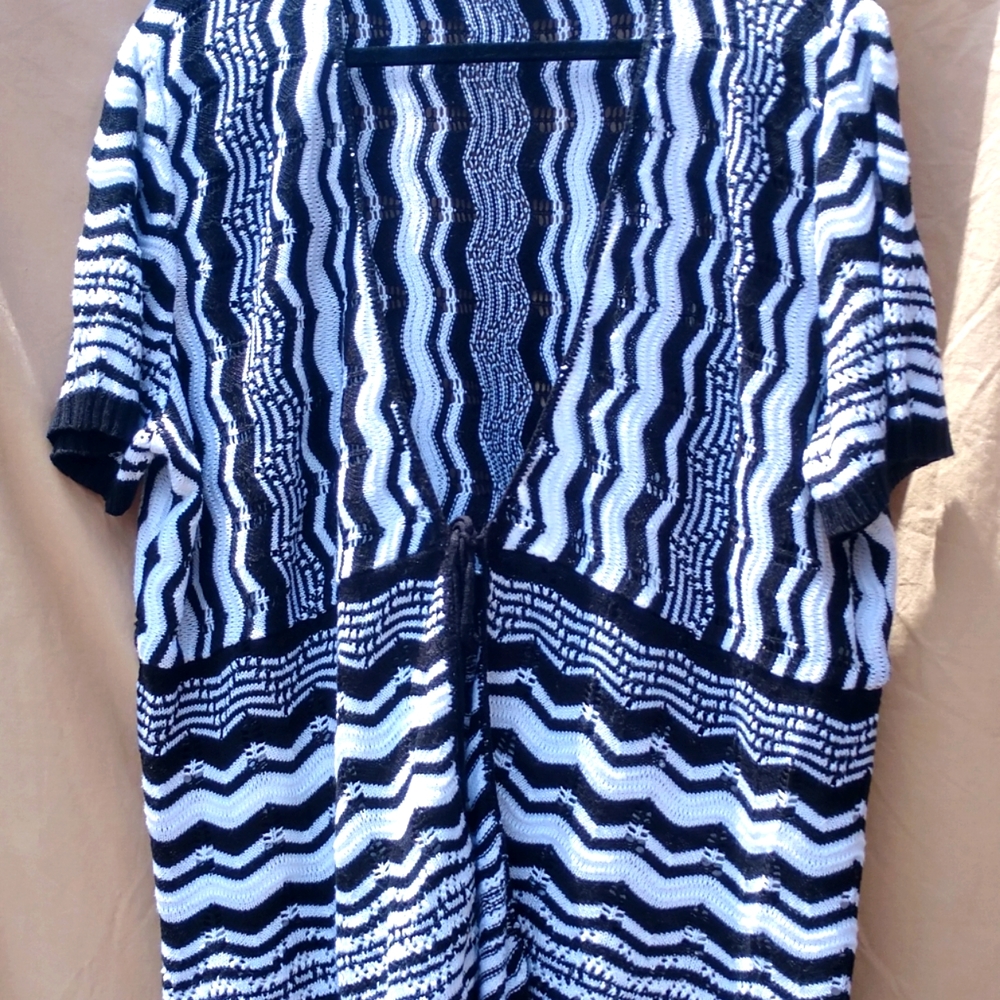 212 New York 3X Tie front lightweight sweater